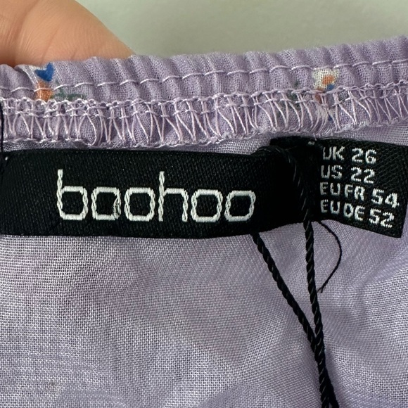 Boohoo Plus Size Ruched Front Chiffon Mini Floral Dress - Picture 4 of 4